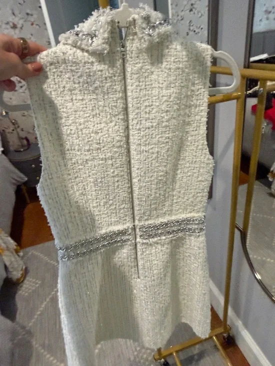 Alice + Olivia White Tweed Mini Dress with Silver Chain Trim size 4 - Picture 4 of 4